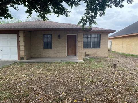 108 W La Quinta Drive