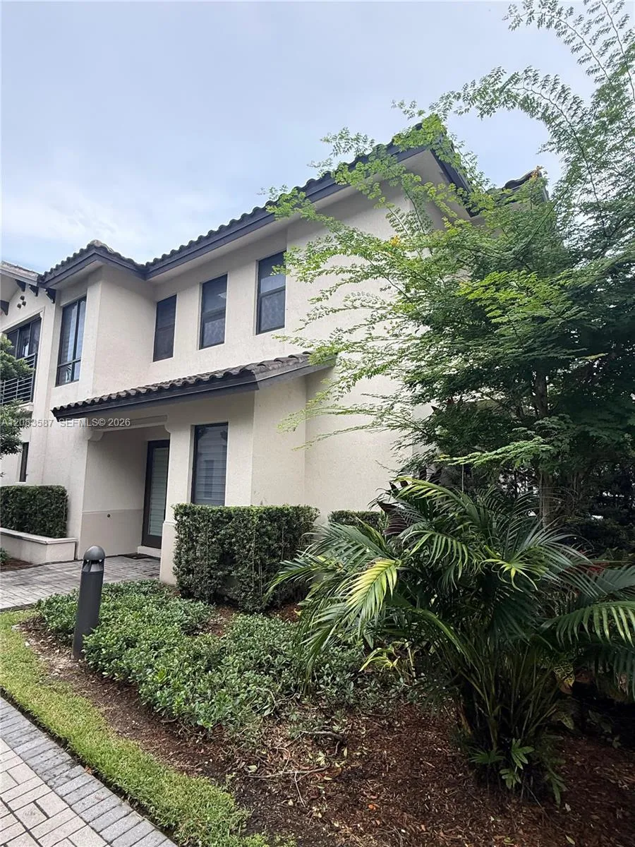8253 NW 47th Ln #0 Doral, FL 33166
