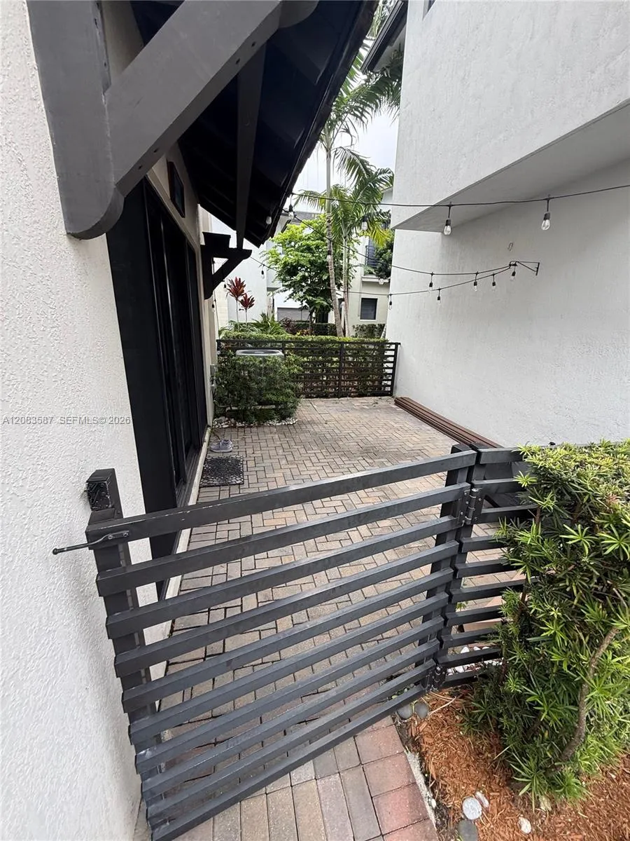 8253 NW 47th Ln #0 Doral, FL 33166