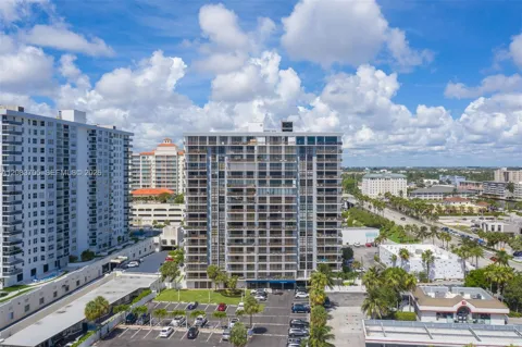 3031 Ocean Blvd #305