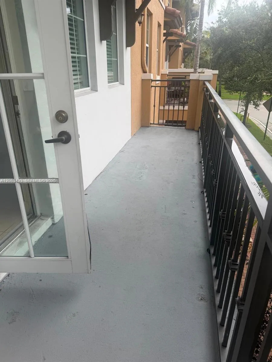 845 SW 147th Ave #1901 Pembroke Pines, FL 33027