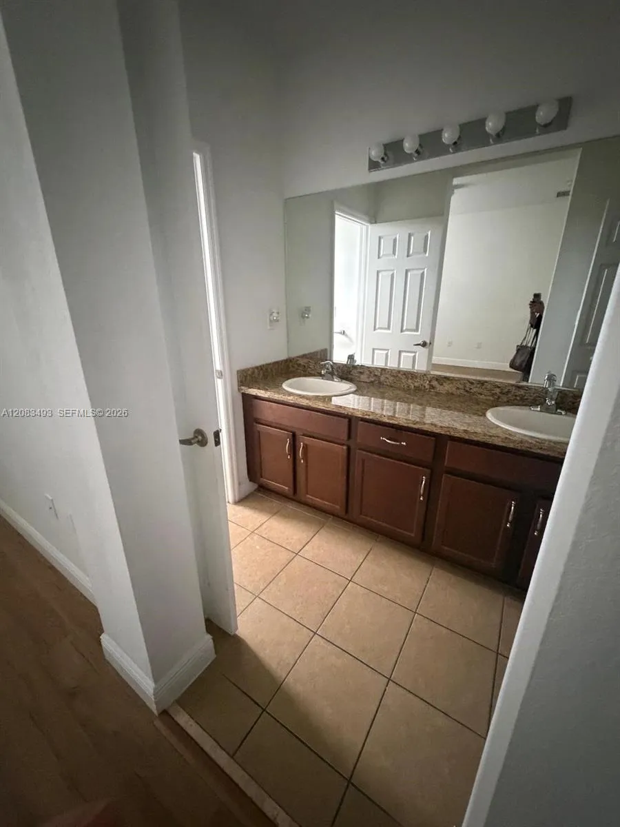 845 SW 147th Ave #1901 Pembroke Pines, FL 33027