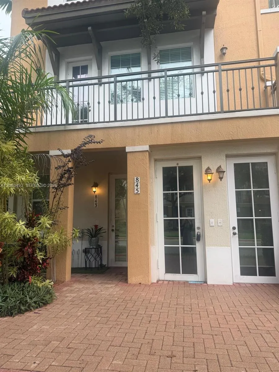 845 SW 147th Ave #1901 Pembroke Pines, FL 33027
