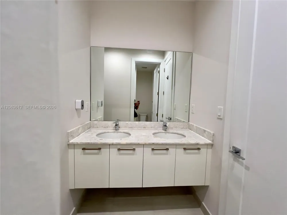 8281 NW 48th St #0 Doral, FL 33166