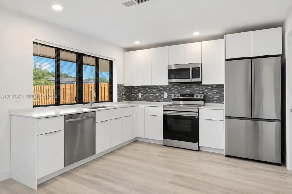 10171 NW 24th St Sunrise, FL 33322
