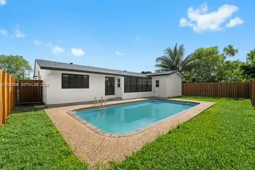10171 NW 24th St Sunrise, FL 33322