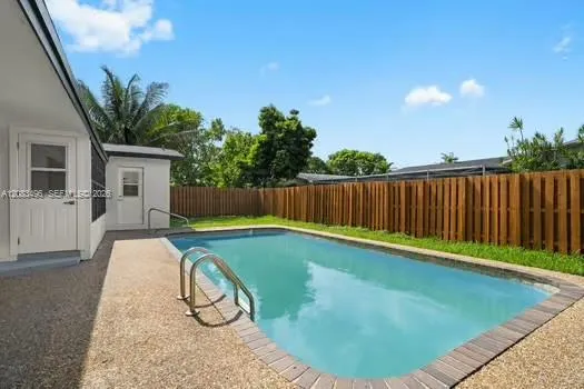 10171 NW 24th St Sunrise, FL 33322