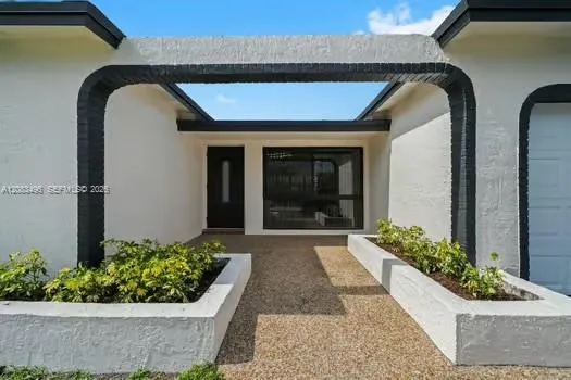 10171 NW 24th St Sunrise, FL 33322