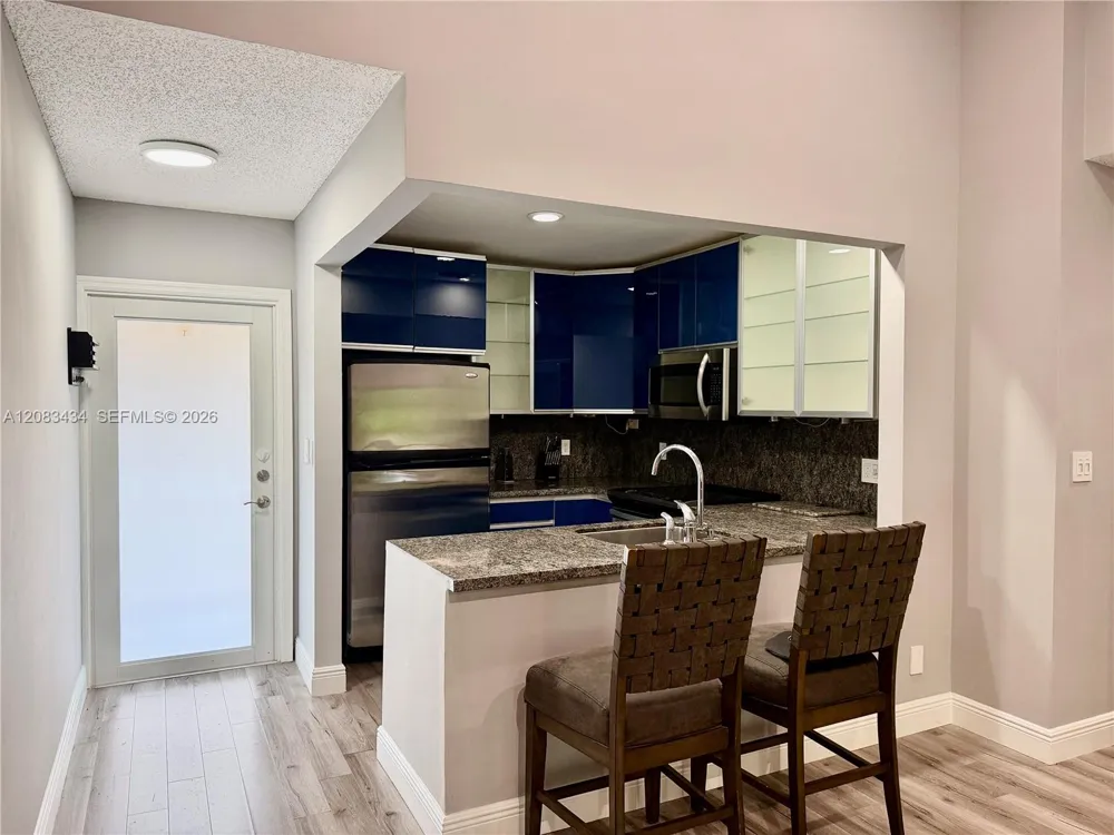 430 SE 7th St #304E Dania Beach, FL 33004