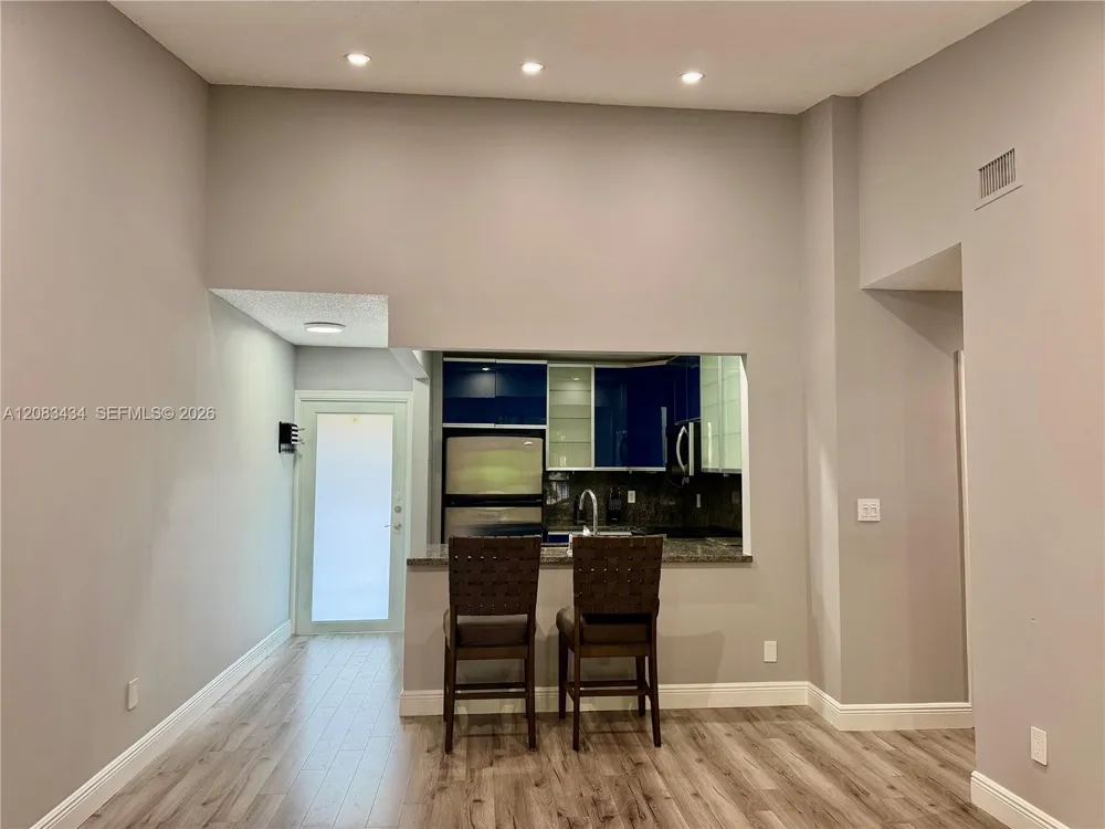430 SE 7th St #304E Dania Beach, FL 33004