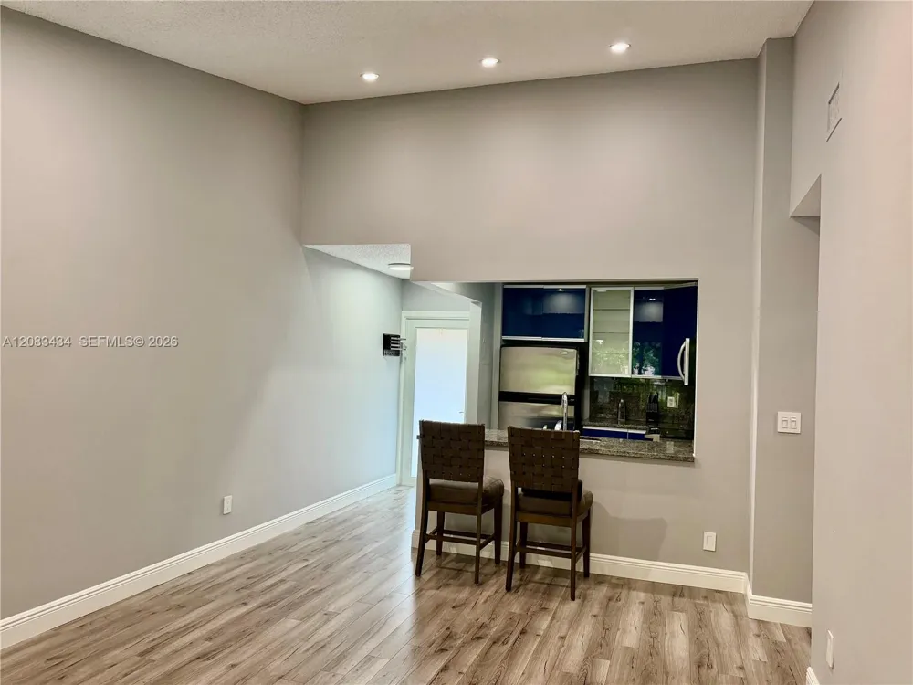 430 SE 7th St #304E Dania Beach, FL 33004