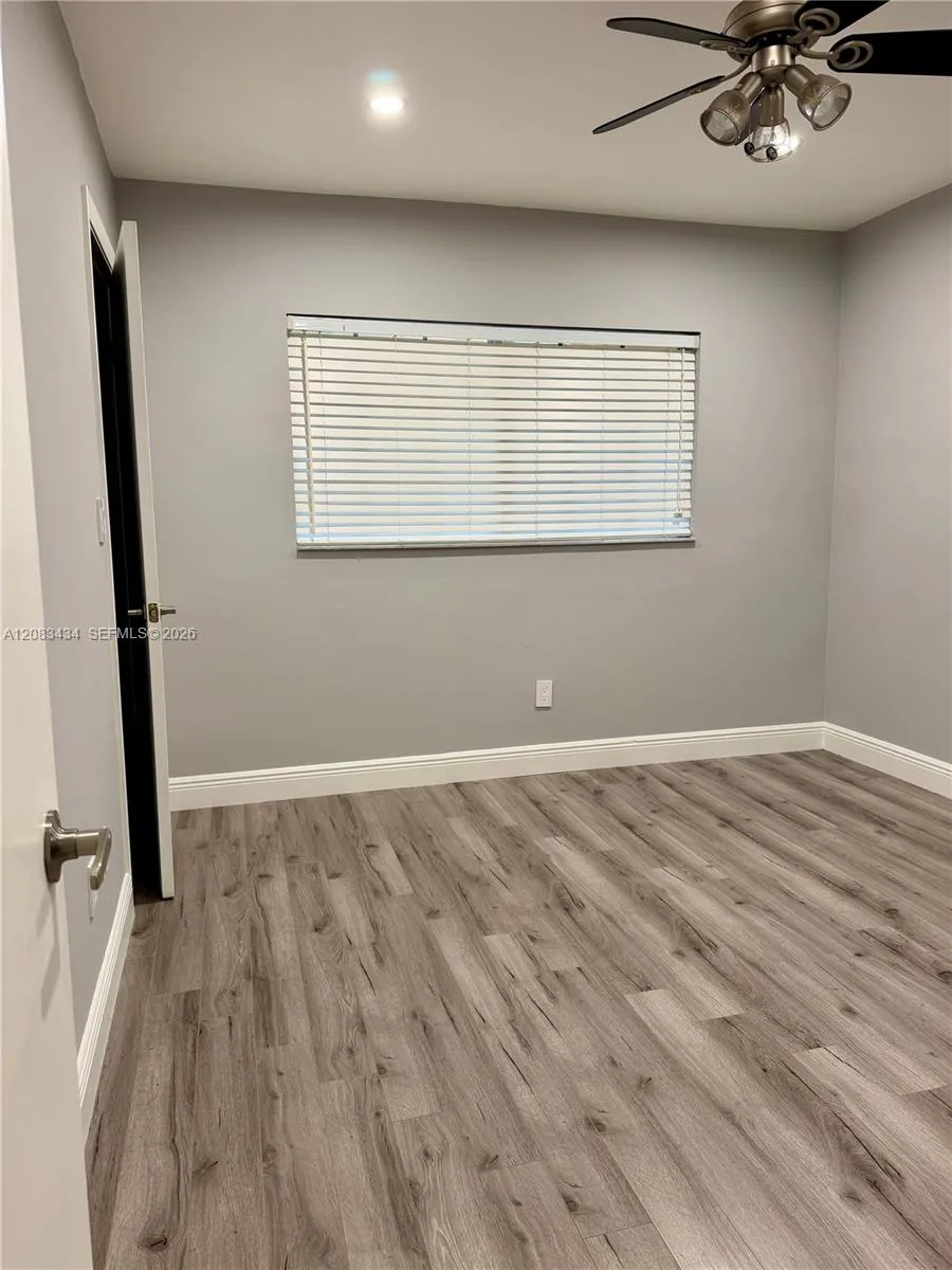 430 SE 7th St #304E Dania Beach, FL 33004