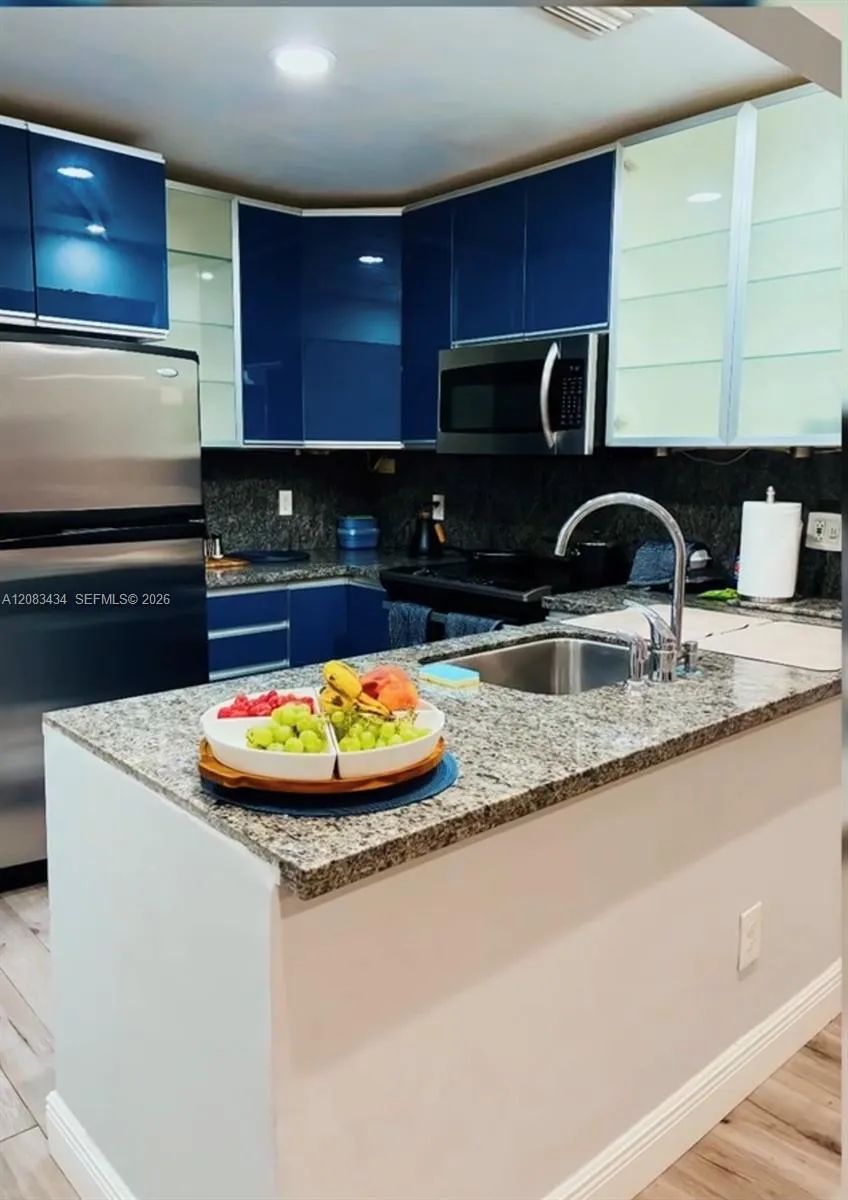 430 SE 7th St #304E Dania Beach, FL 33004