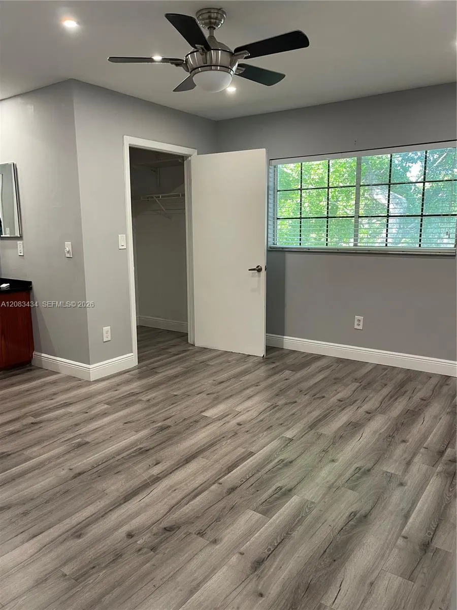 430 SE 7th St #304E Dania Beach, FL 33004