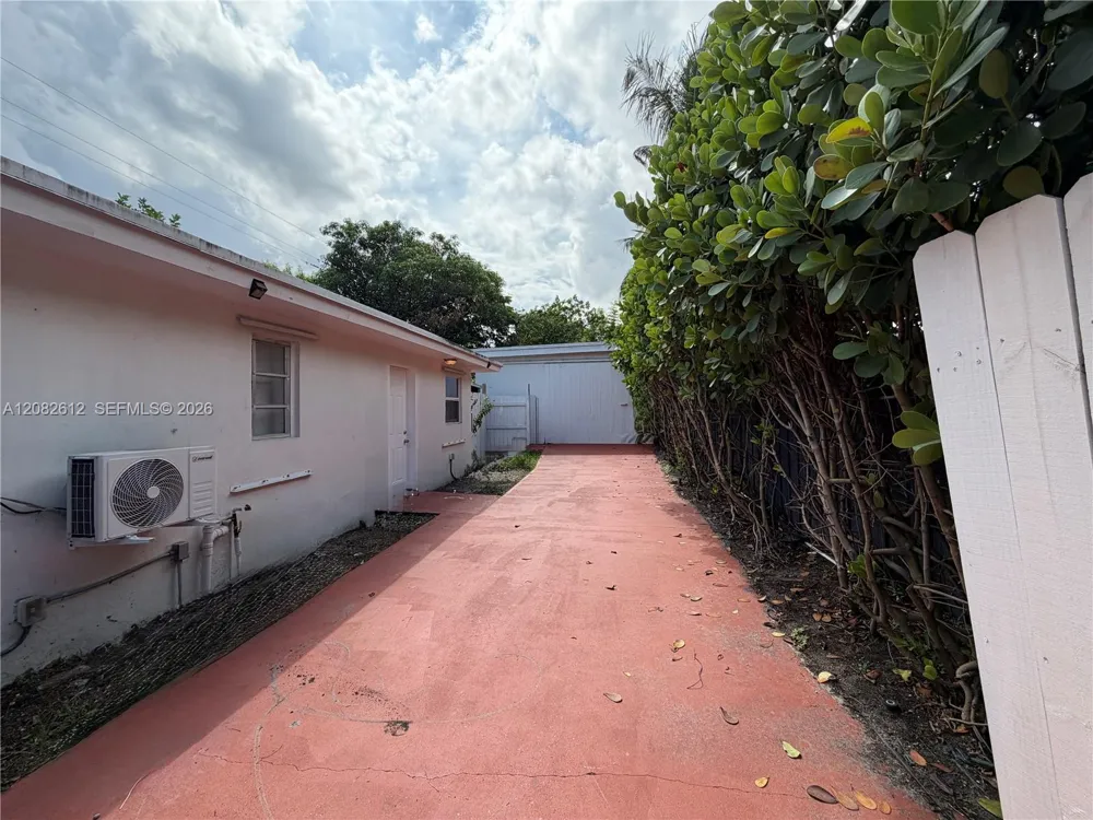 4265 NW 5th Ave #0 Oakland Park, FL 33309