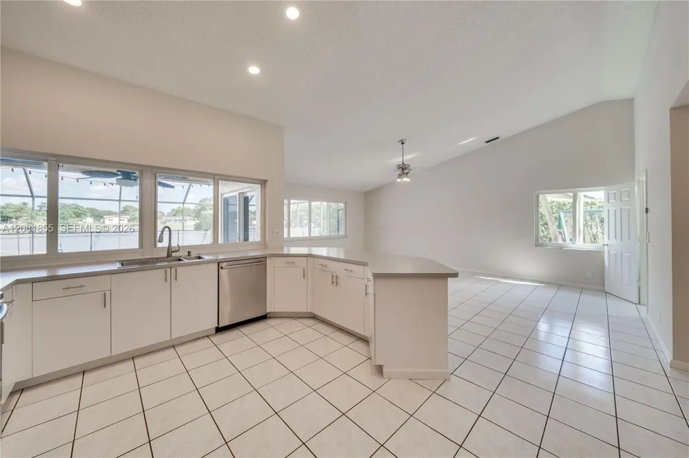 360 NW 107th Ave #360 Plantation, FL 33324