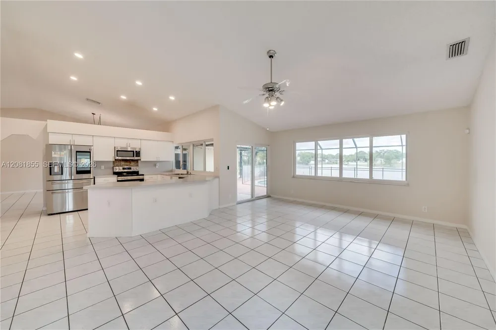 360 NW 107th Ave #360 Plantation, FL 33324