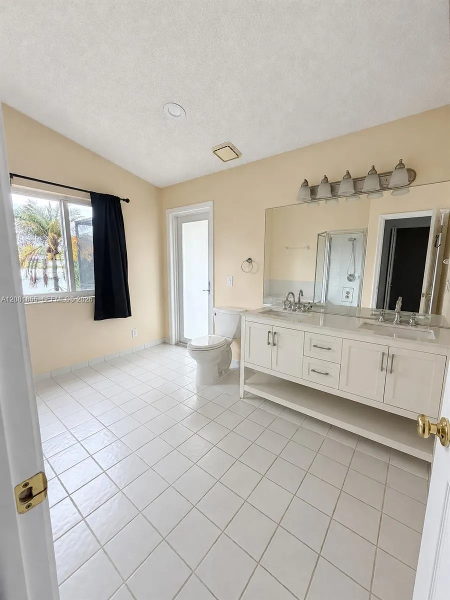 360 NW 107th Ave #360 Plantation, FL 33324
