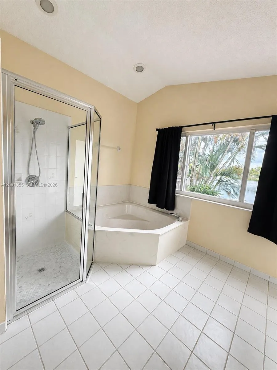 360 NW 107th Ave #360 Plantation, FL 33324