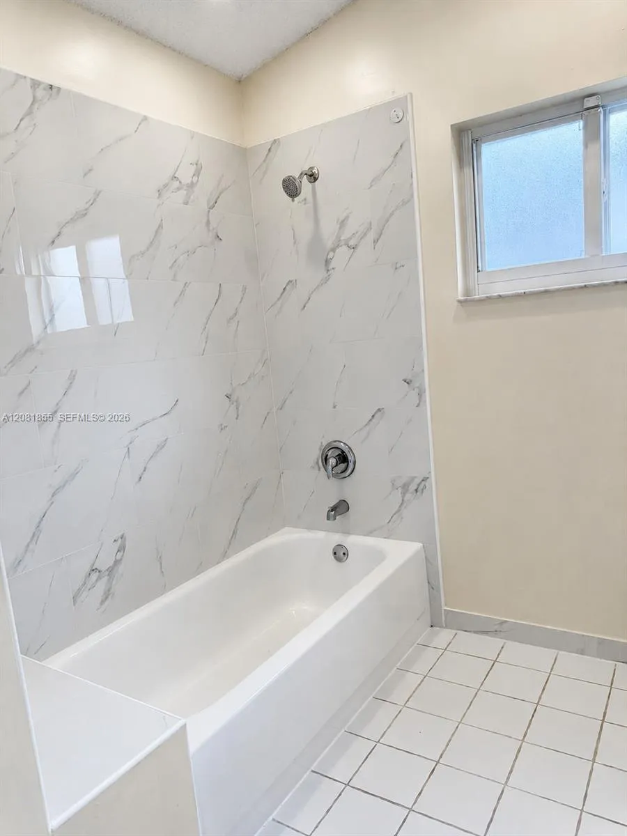 360 NW 107th Ave #360 Plantation, FL 33324