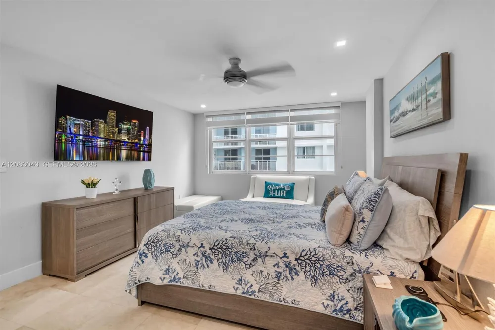 6917 Collins Ave #706 Miami Beach, FL 33141