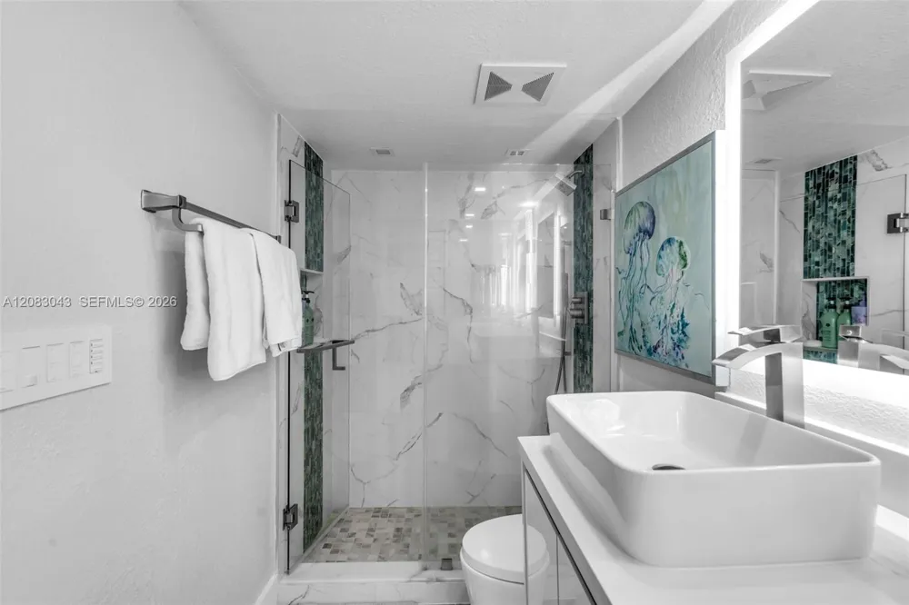 6917 Collins Ave #706 Miami Beach, FL 33141