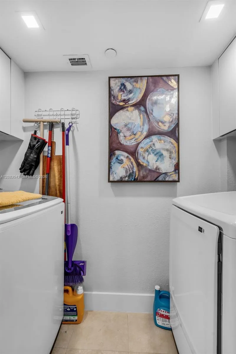 6917 Collins Ave #706 Miami Beach, FL 33141