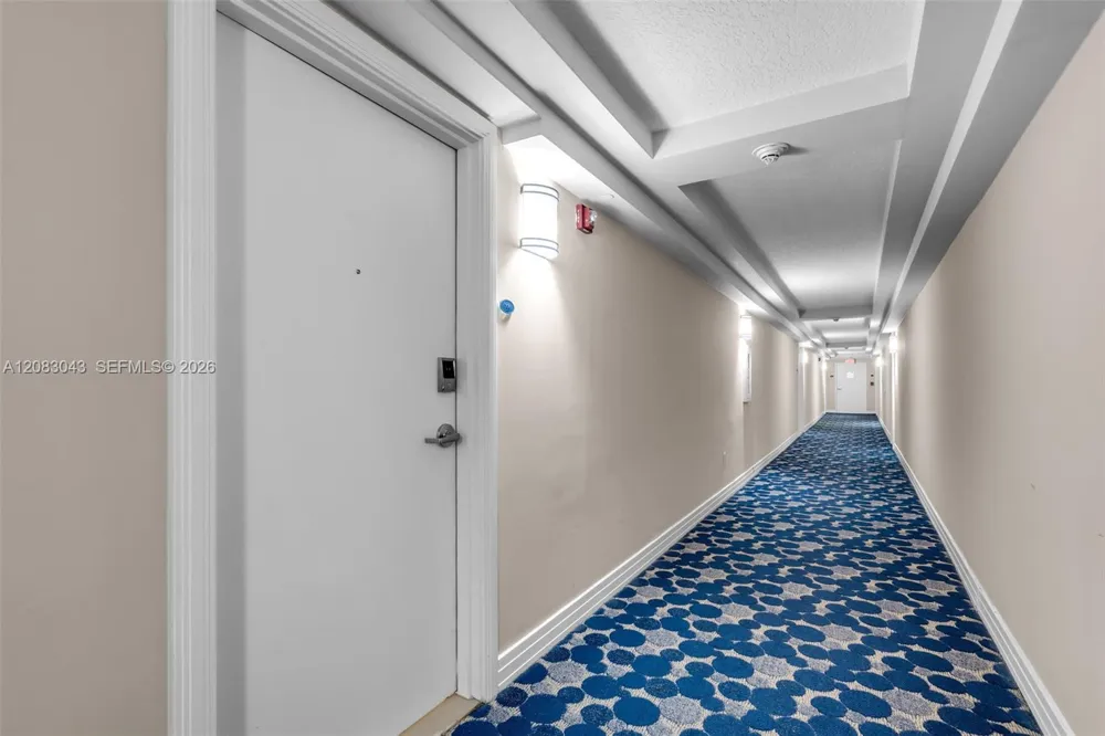 6917 Collins Ave #706 Miami Beach, FL 33141