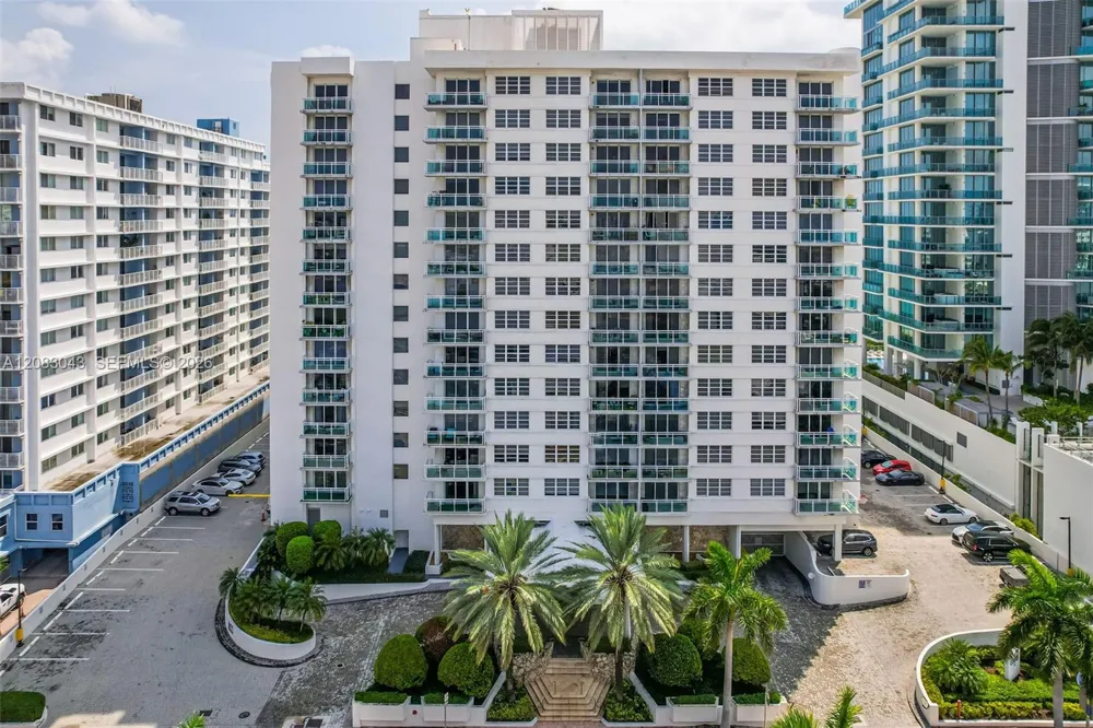 6917 Collins Ave #706 Miami Beach, FL 33141