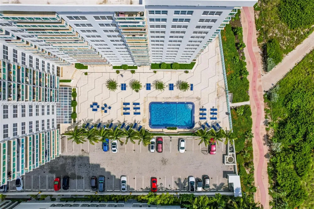 6917 Collins Ave #706 Miami Beach, FL 33141