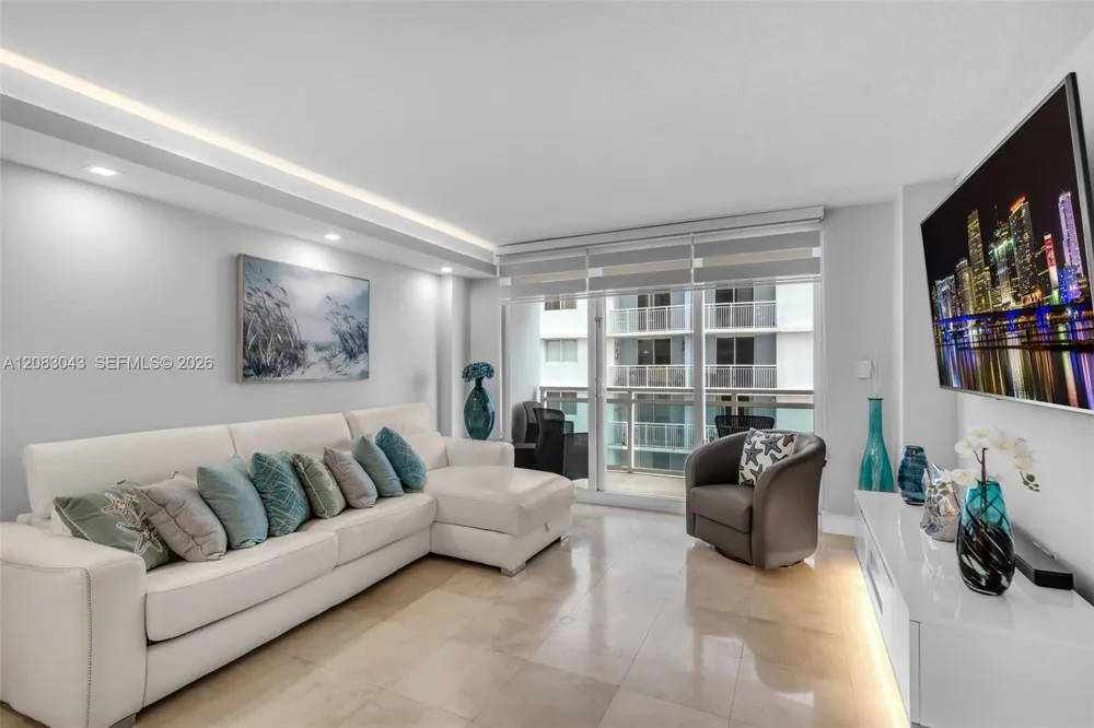 6917 Collins Ave #706 Miami Beach, FL 33141