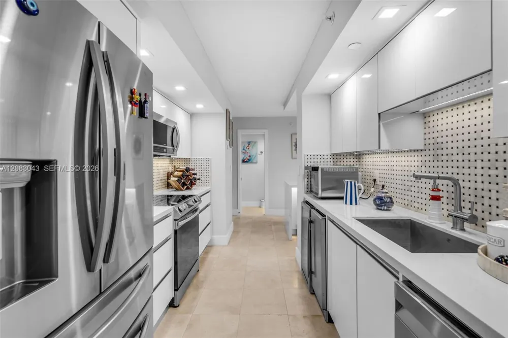 6917 Collins Ave #706 Miami Beach, FL 33141
