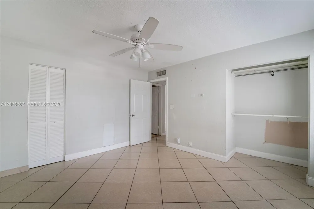 3777 NW 78th Ave #3F Davie, FL 33024
