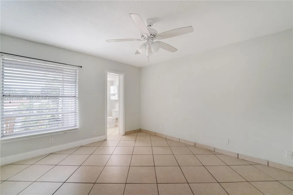 3777 NW 78th Ave #3F Davie, FL 33024