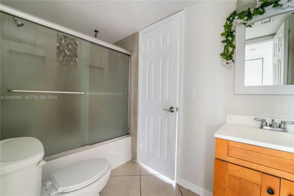 3777 NW 78th Ave #3F Davie, FL 33024