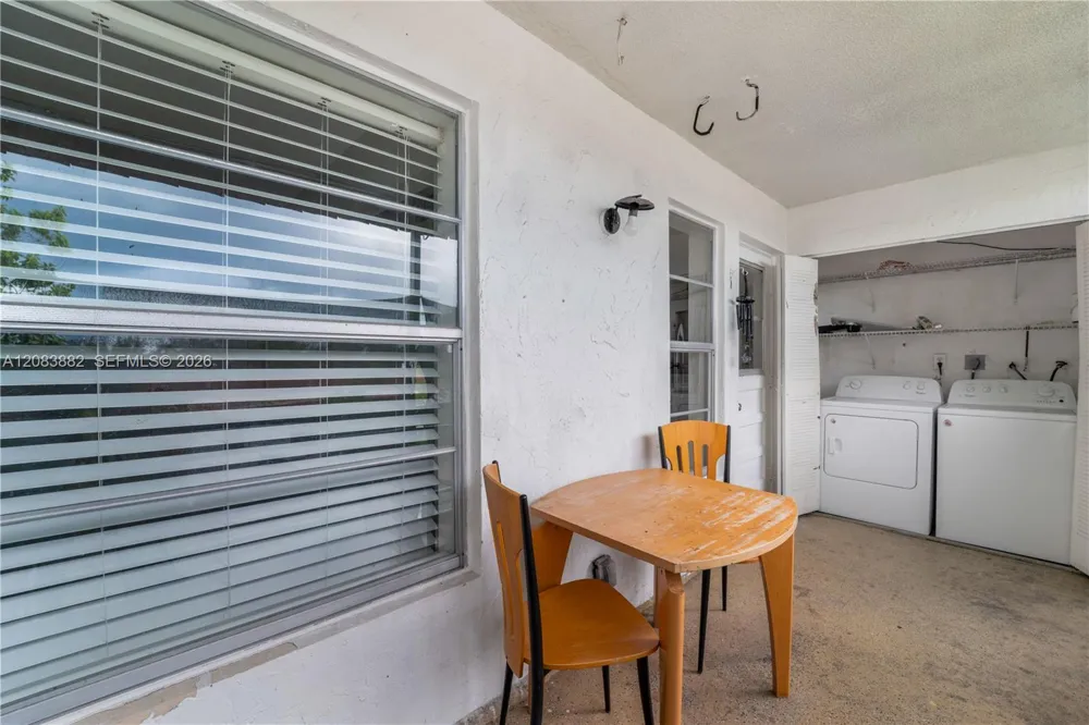 3777 NW 78th Ave #3F Davie, FL 33024