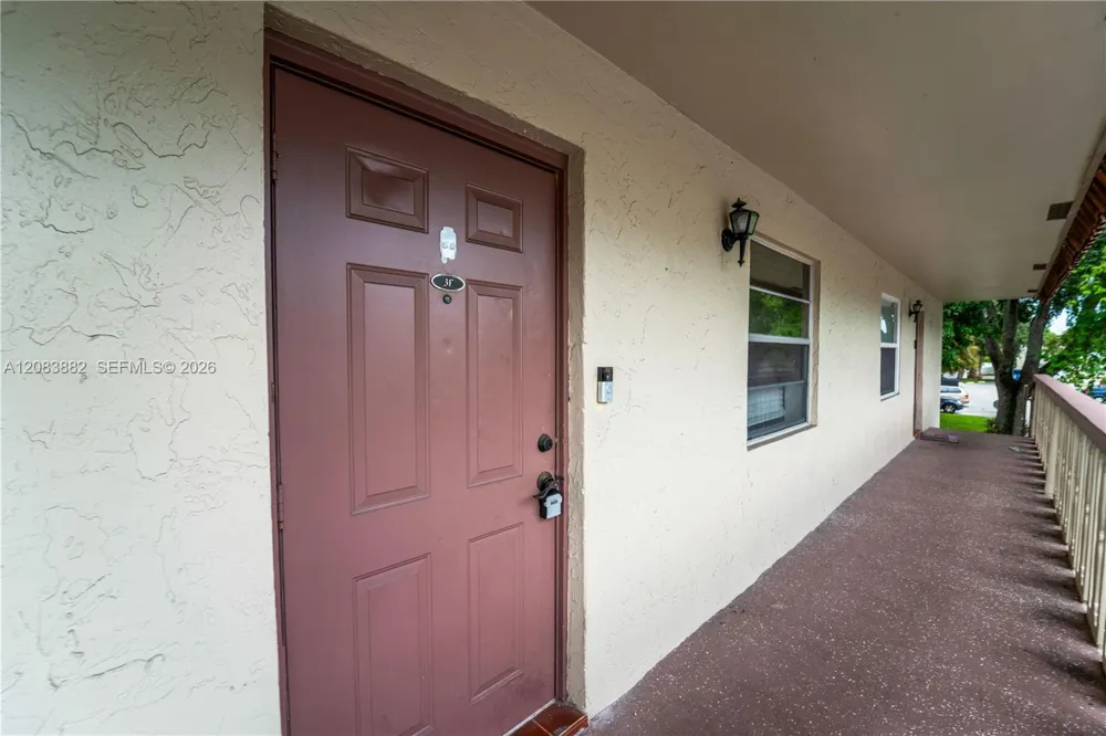 3777 NW 78th Ave #3F Davie, FL 33024