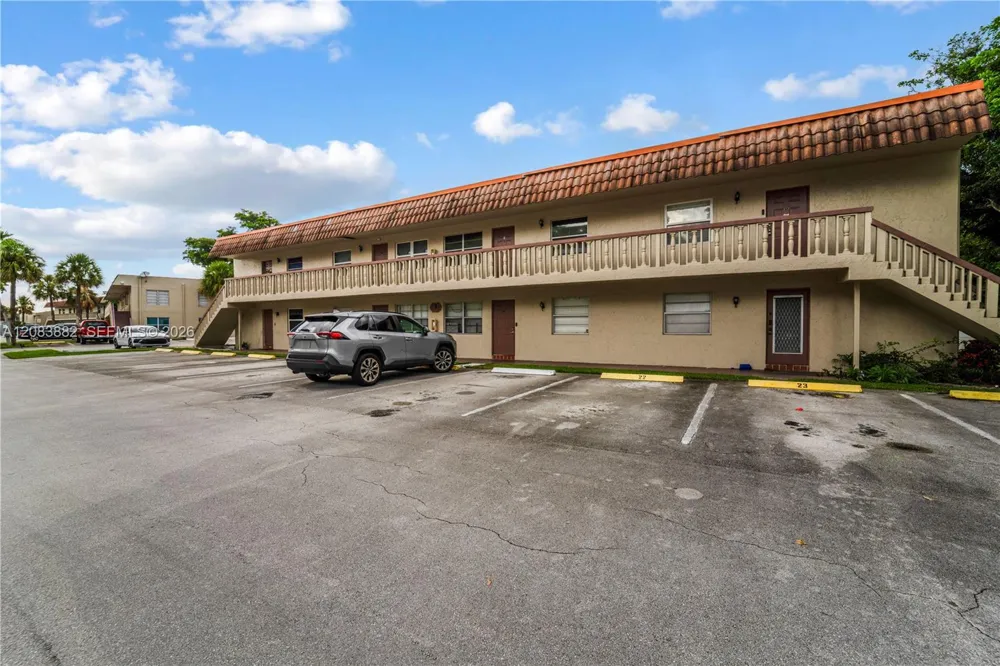 3777 NW 78th Ave #3F Davie, FL 33024