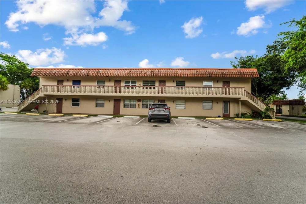 3777 NW 78th Ave #3F Davie, FL 33024