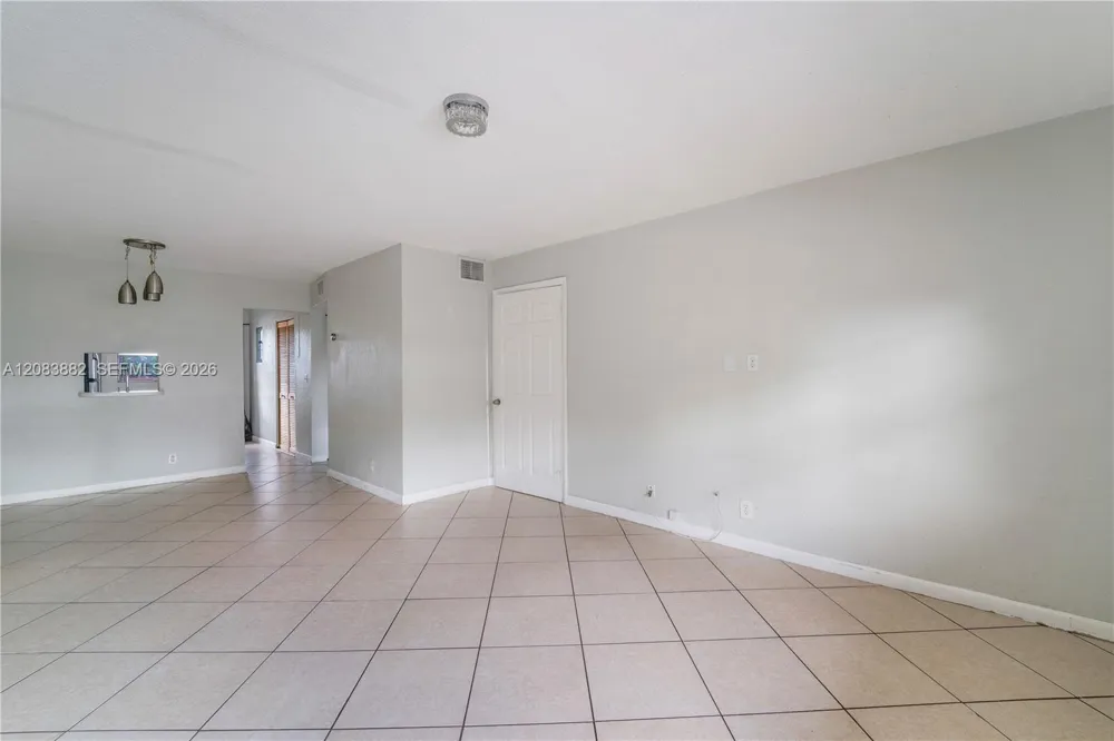 3777 NW 78th Ave #3F Davie, FL 33024