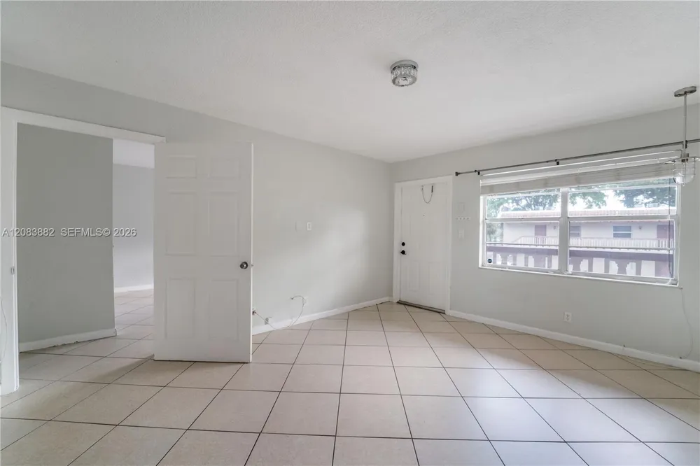 3777 NW 78th Ave #3F Davie, FL 33024