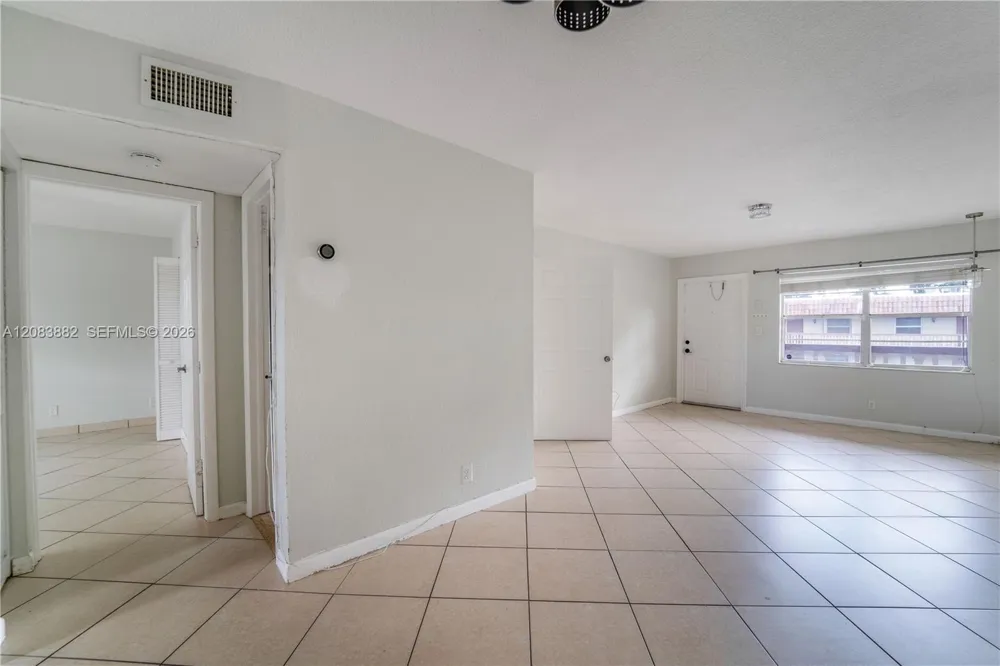 3777 NW 78th Ave #3F Davie, FL 33024