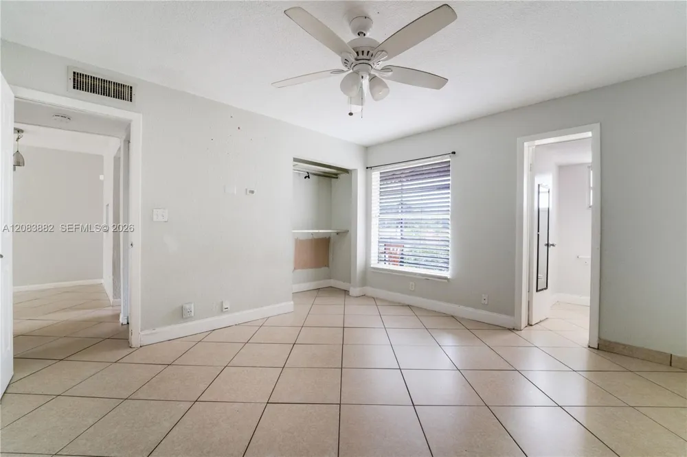 3777 NW 78th Ave #3F Davie, FL 33024
