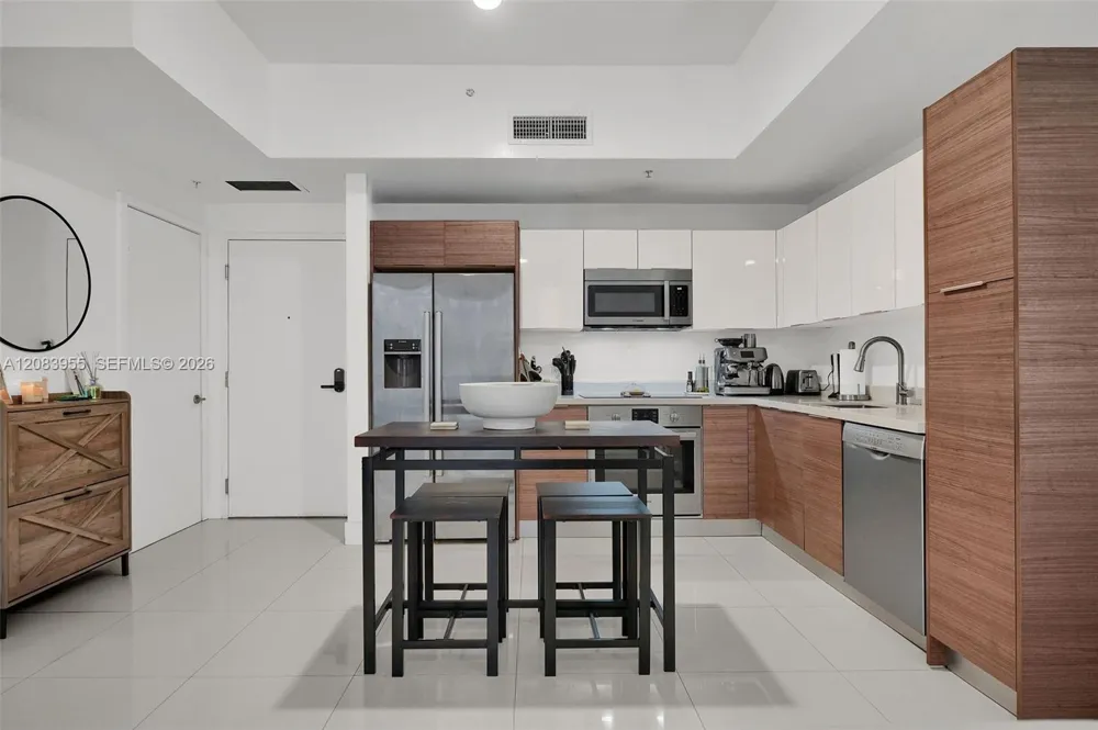 1010 SW 2nd Ave #2005 Miami, FL 33130