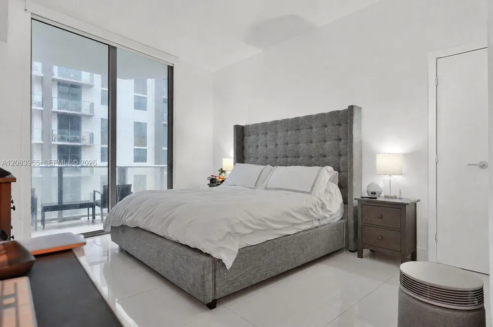 1010 SW 2nd Ave #2005 Miami, FL 33130