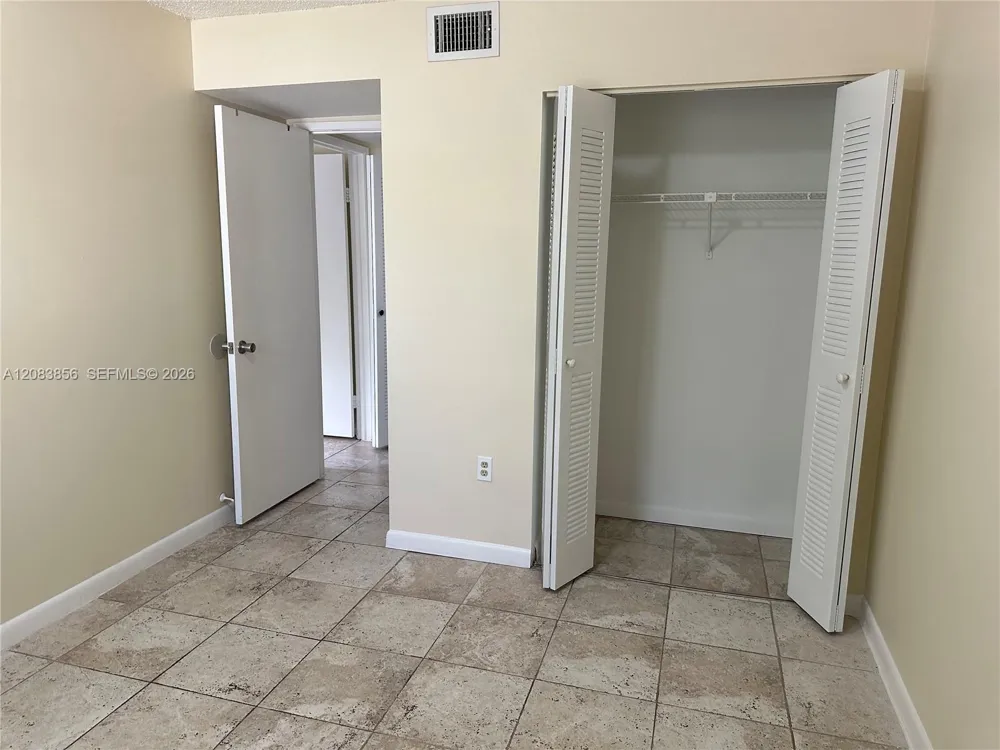 9435 Fontainebleau Blvd #206 Miami, FL 33172