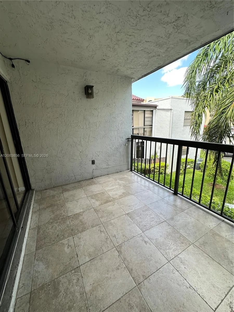 9435 Fontainebleau Blvd #206 Miami, FL 33172