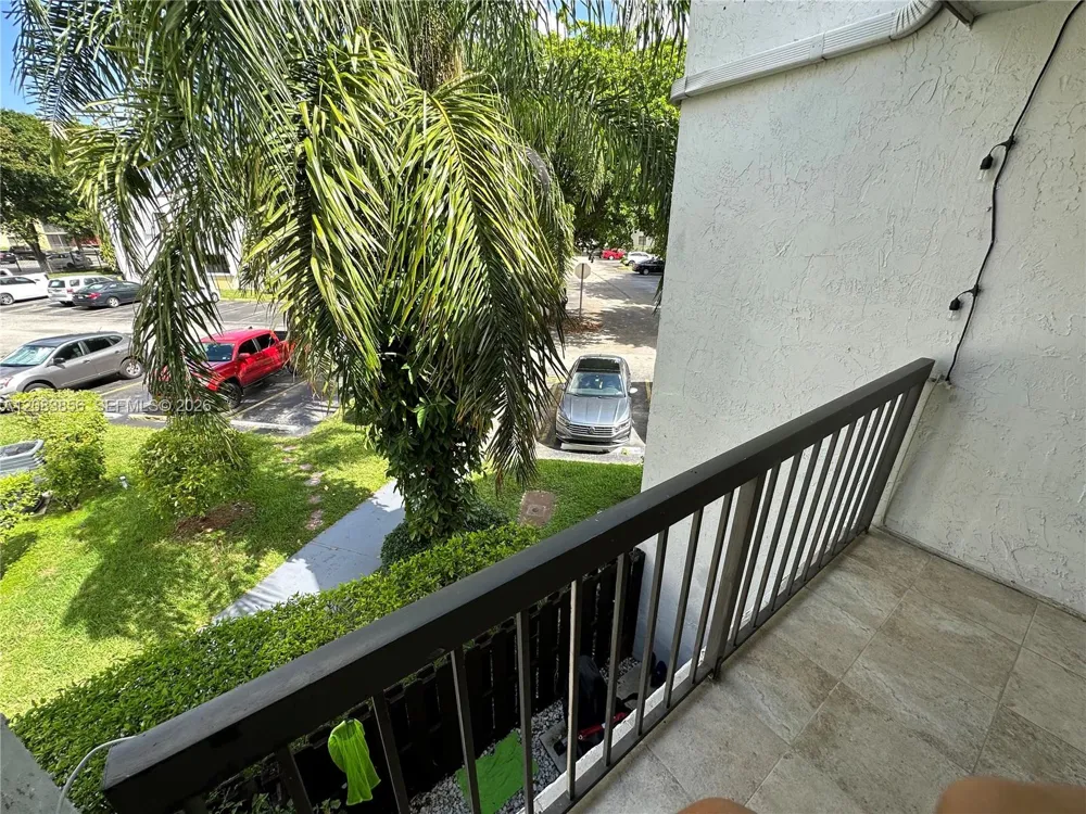 9435 Fontainebleau Blvd #206 Miami, FL 33172