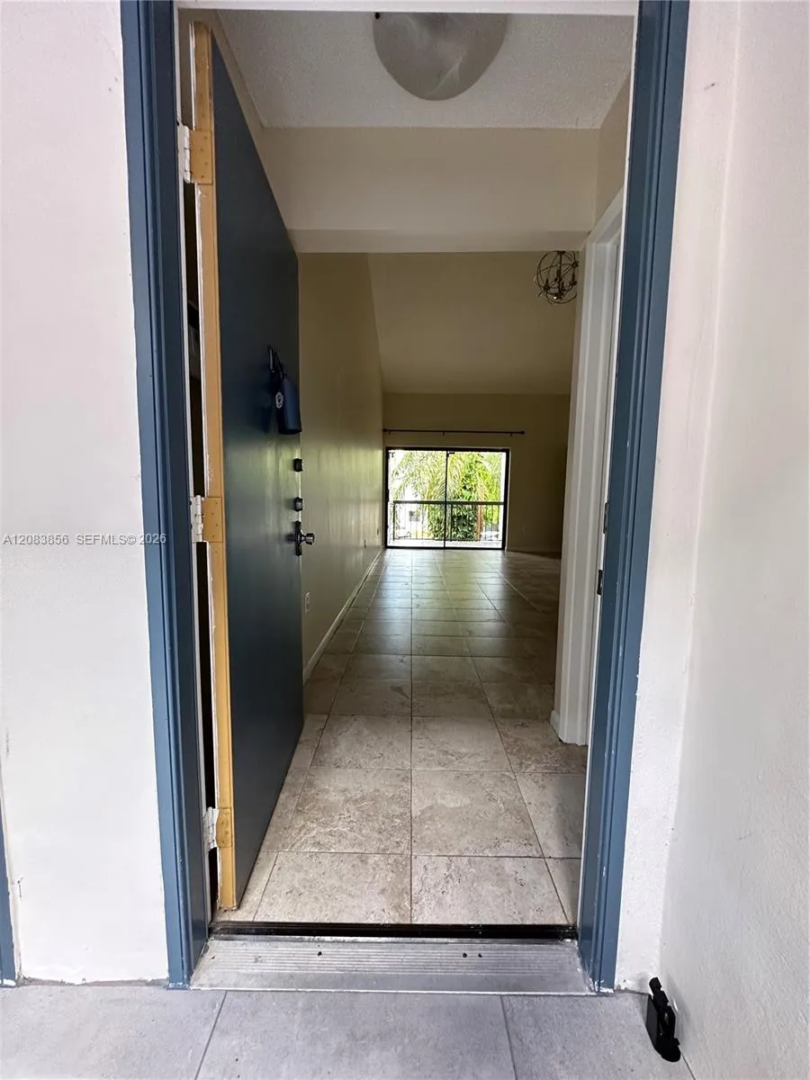9435 Fontainebleau Blvd #206 Miami, FL 33172