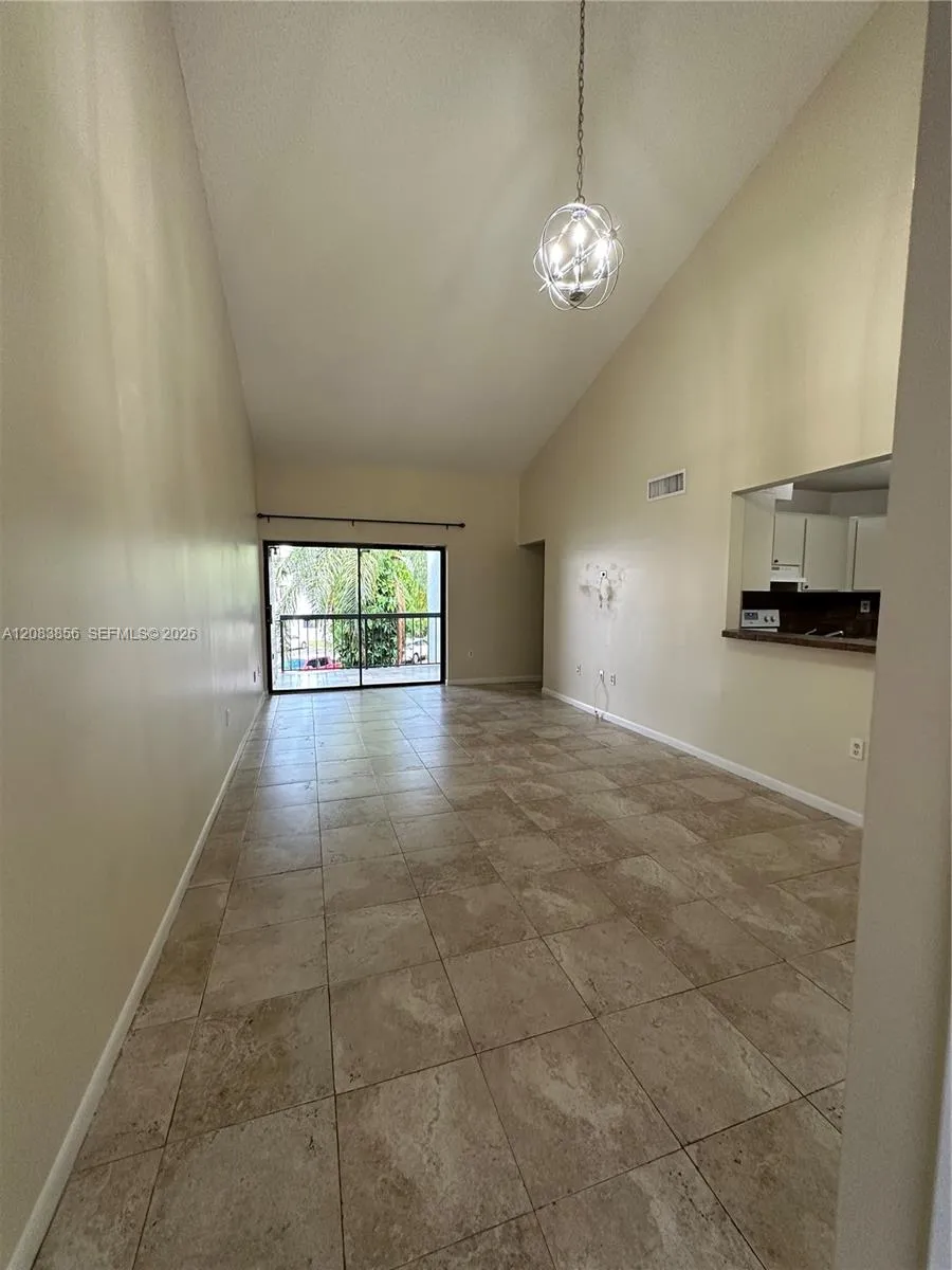 9435 Fontainebleau Blvd #206 Miami, FL 33172
